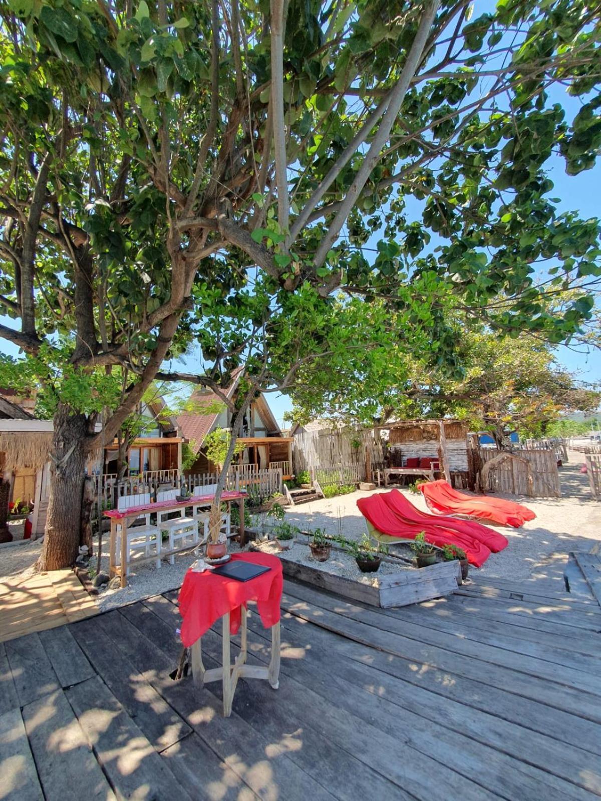 Sunset Moyo Bungalows Moyo Island Экстерьер фото